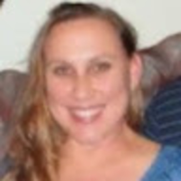 Meet your Posher, Holly - Picture 1 of 1